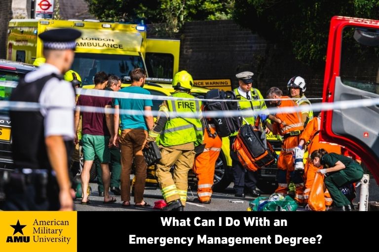 what-can-i-do-with-an-emergency-management-degree emergency management degree graduates working on scene